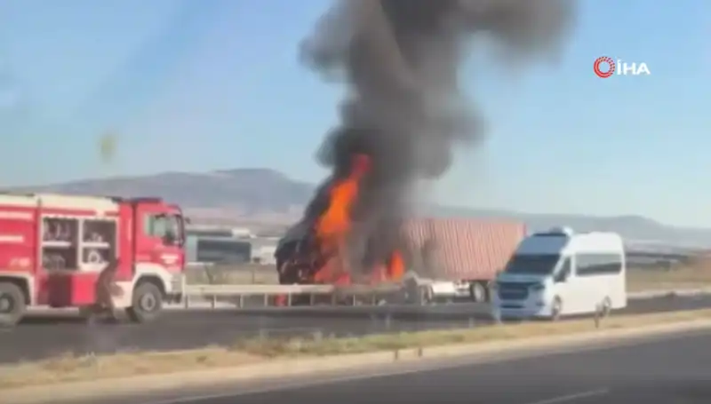 Ankara'da TIR Kazası: Alevler İçinde Kalan Araç ve Sonrası