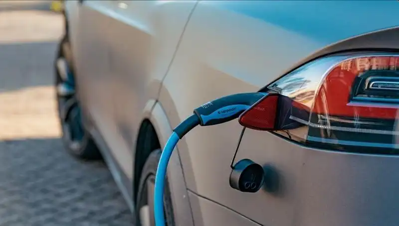 Elektrikli Araç Alımındaki Düşüş: Sebepler ve Gelecek Beklentileri