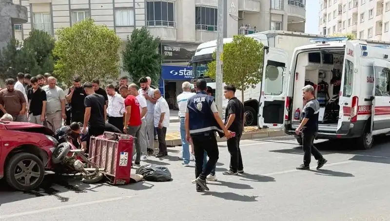 Mardin'de Feci Trafik Kazası: İki Kişi Yaralandı, Hayati Tehlikeleri Yok!