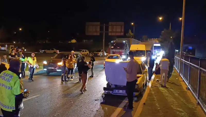 Otoyolda Kuralsız Geri Dönüş: İkisi Çocuk Dört Yaralı, Sürücü Yakaladı!