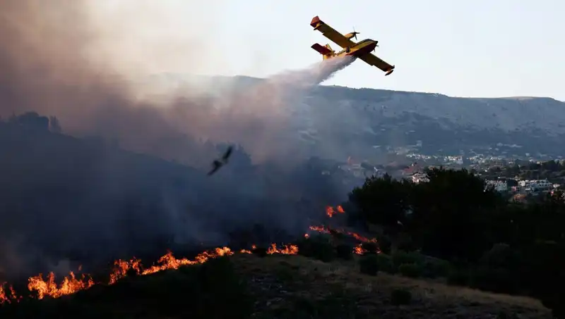 Sakız Adası'ndaki Orman Yangını Kontrol Altına Alındı, Alevler Söndürüldü
