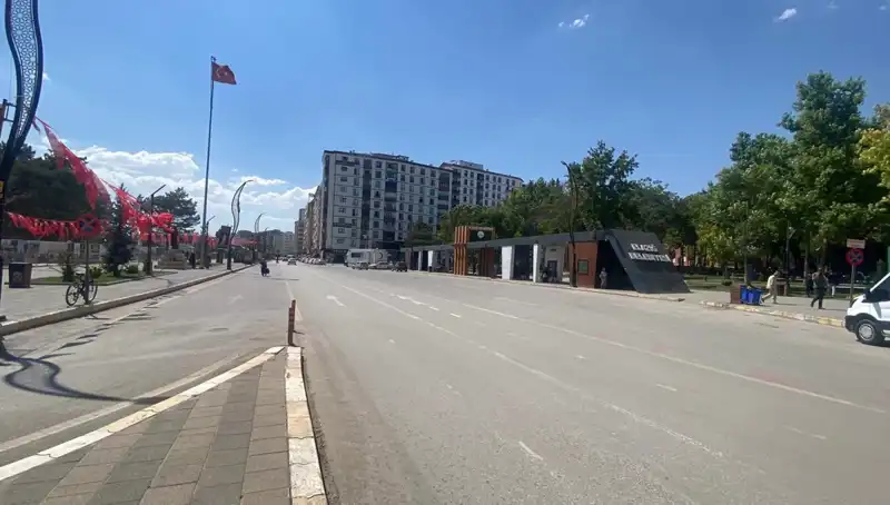 Elazığ'da Sokaklar Neden Boş Kaldı? Şehirde Tuhaf Sessizlik Hakim