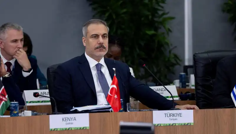 BRICS Zirvesi'nde Bakan Fidan'dan Yapay Zeka Uyarıları: Tedbir Zamanı Geldi!