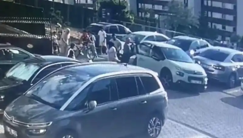 Eşini ve Yakınlarını Araba ile Ezerek Şok Eden Olay: Neler Yaşandı?