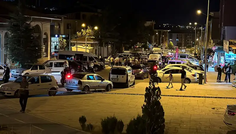 İki Ailenin Kavgasında Yaralı Sayısı Artıyor: 1 Kişi Ağır Yaralı