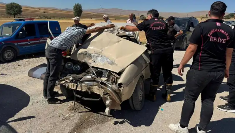 Kahramanmaraş'ta Olaylı Kazada Kamyonet ve Otomobil Çarpıştı: Detaylar Burada!