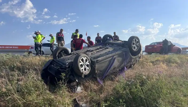 Nişan Töreninden Dönüşte Yürekleri Yakan Kaza: 1 Ölü, 4 Yaralı