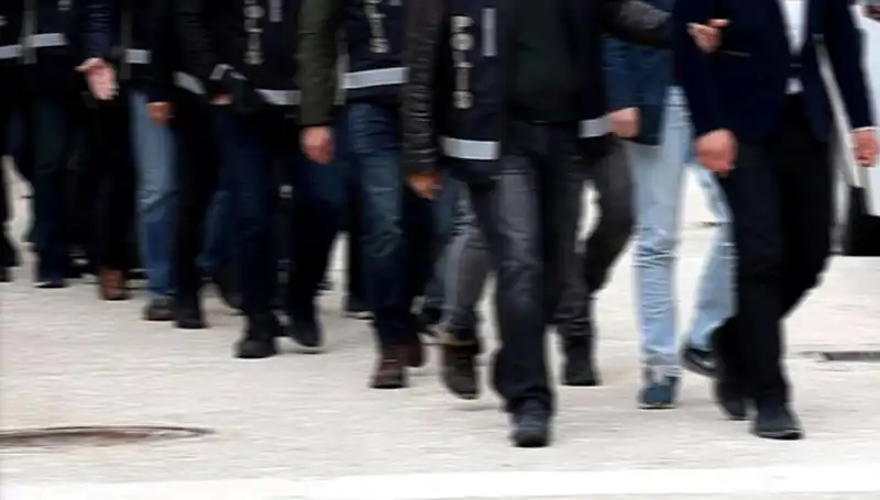 Ünlü 'Balkız' Tuzağı: Sosyal Medyada Kadın Profilinin Kandırdığı Gasp Skandalı